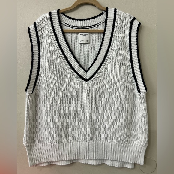 Abercrombie & Fitch Sweaters - Abercrombie Fitch Sweater Vest Oversized Sz M Cable Fisherman Knit Tennis